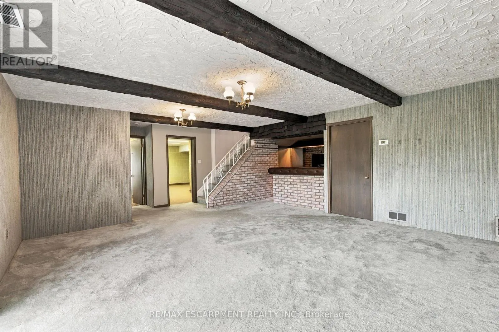 26 LESLIE DRIVE