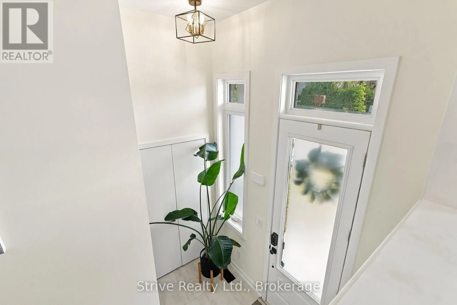 5 - 160 DENSMORE ROAD #5