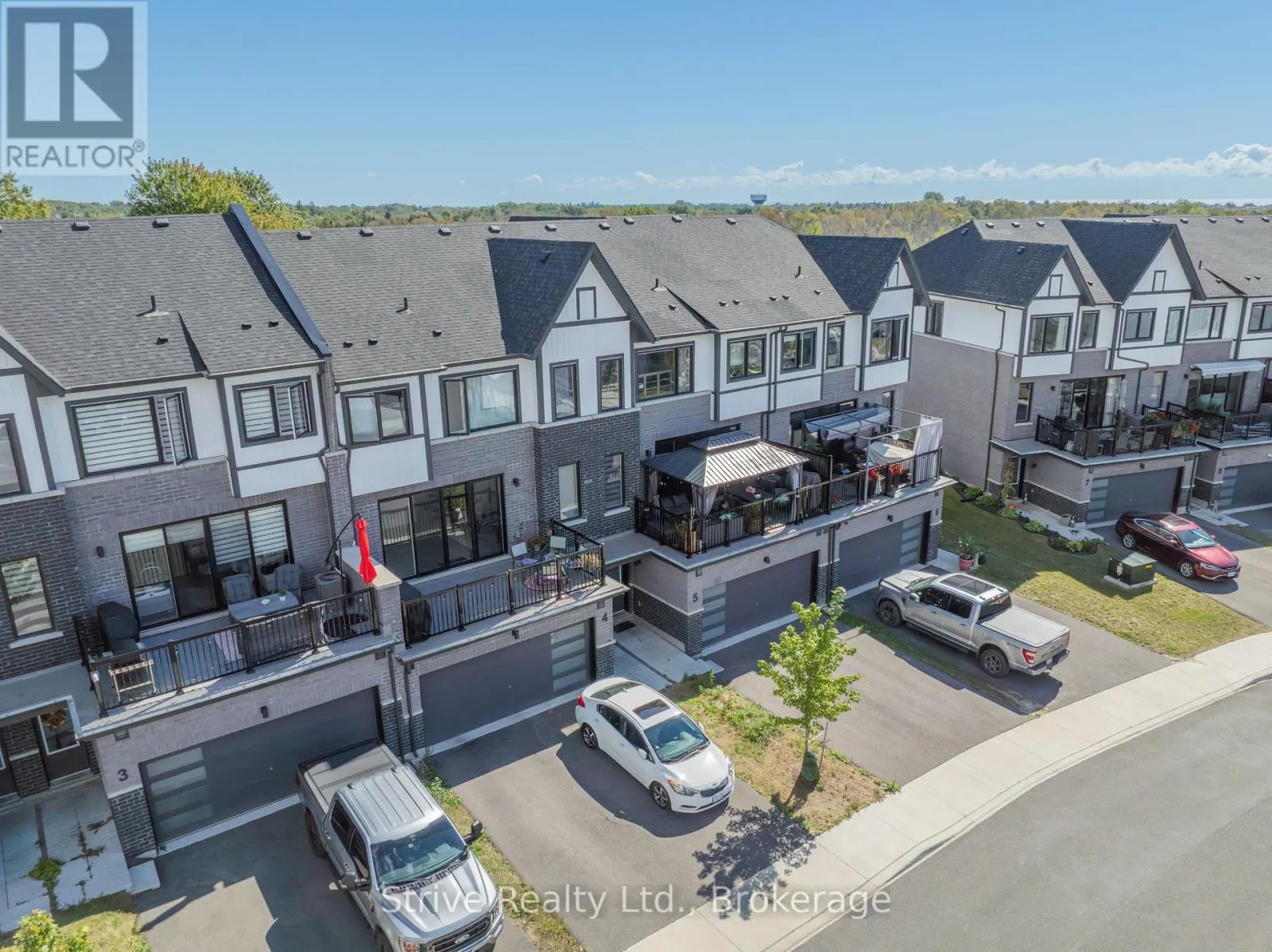 5 - 160 DENSMORE ROAD #5