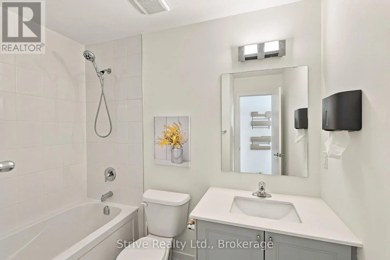 5 - 160 DENSMORE ROAD #5