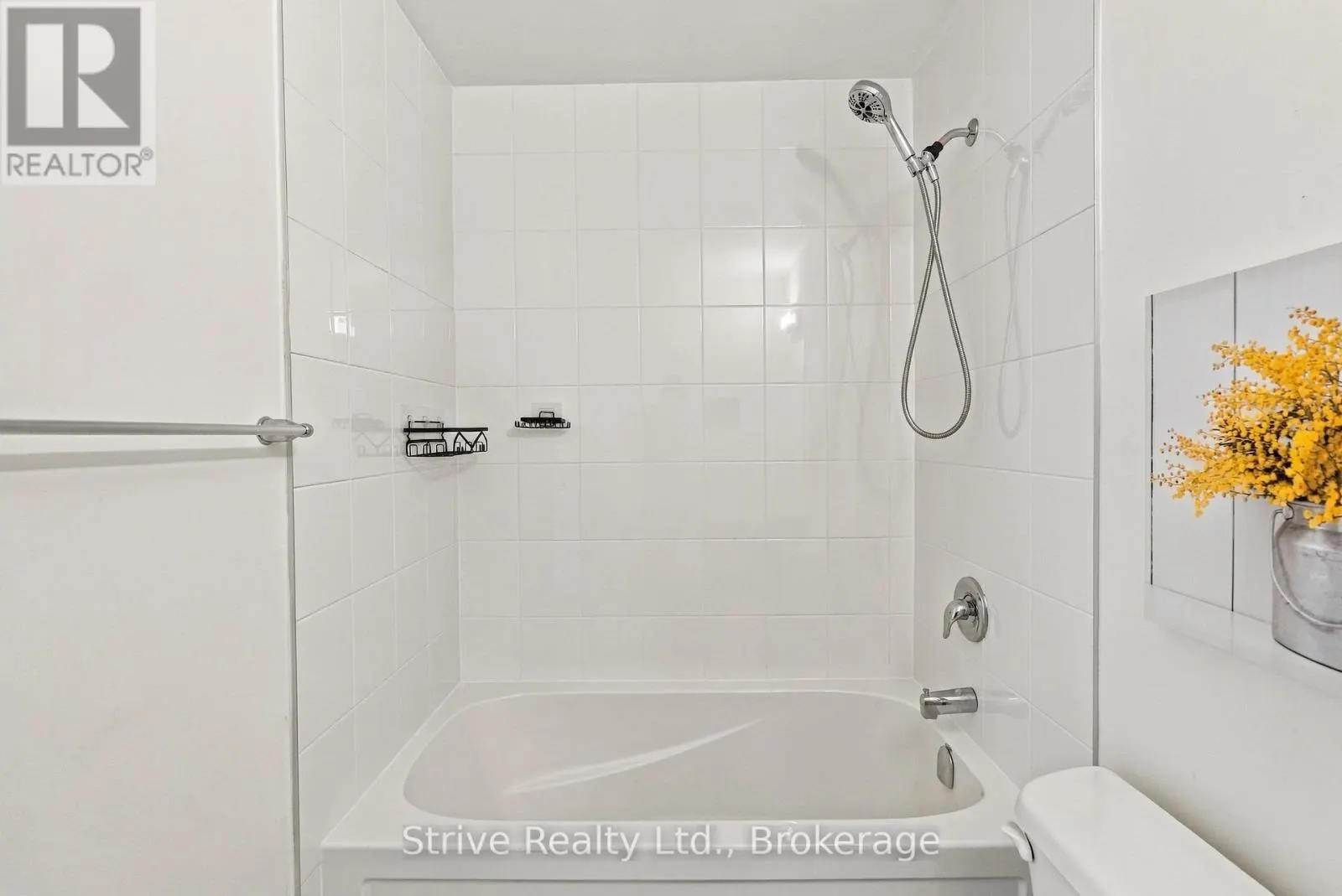 5 - 160 DENSMORE ROAD #5