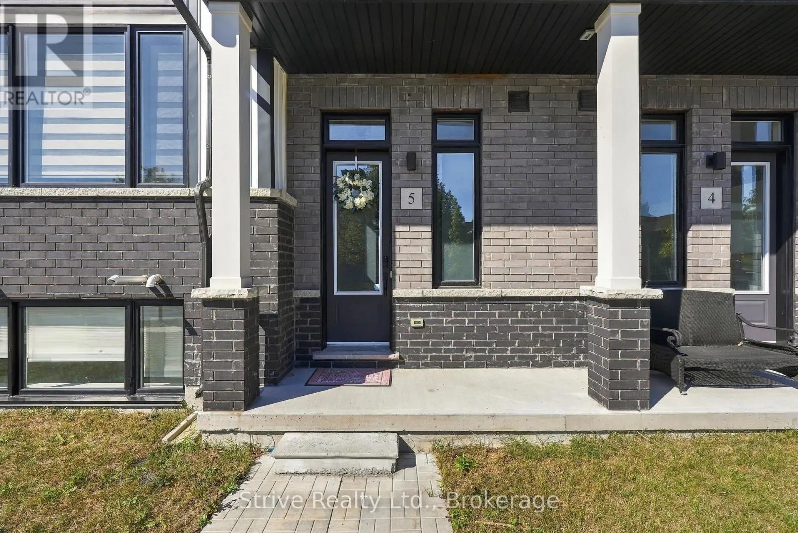 5 - 160 DENSMORE ROAD #5