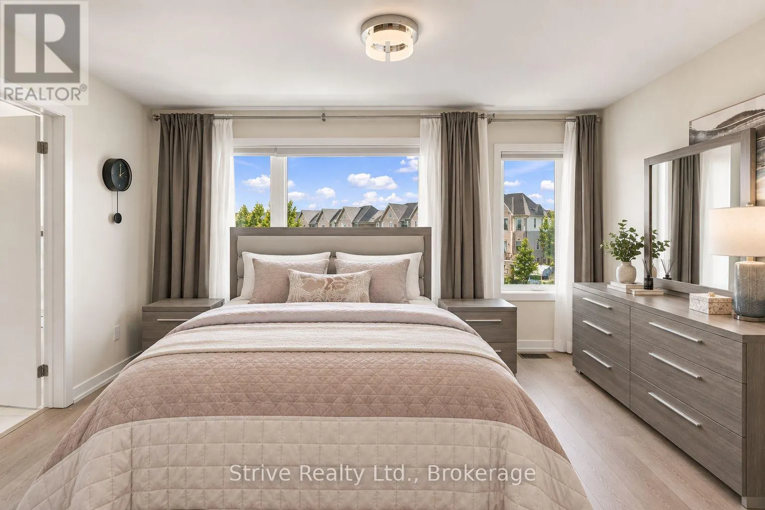 5 - 160 DENSMORE ROAD #5