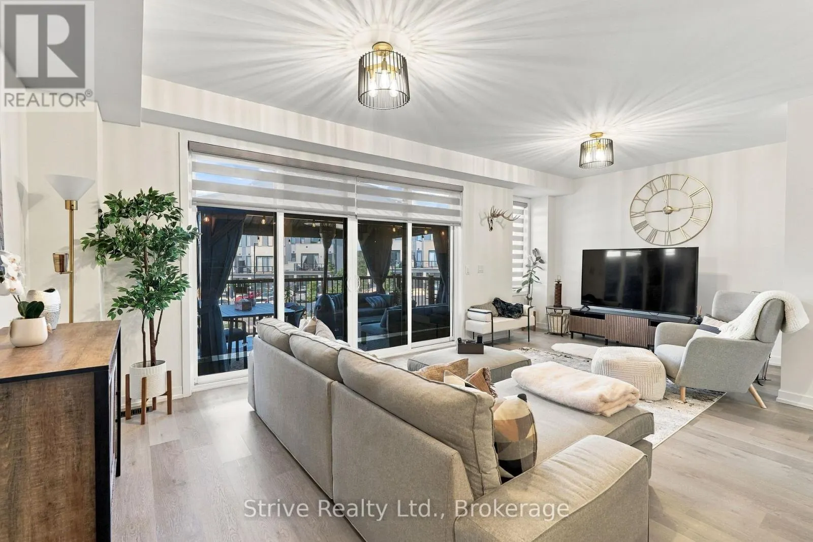 5 - 160 DENSMORE ROAD #5