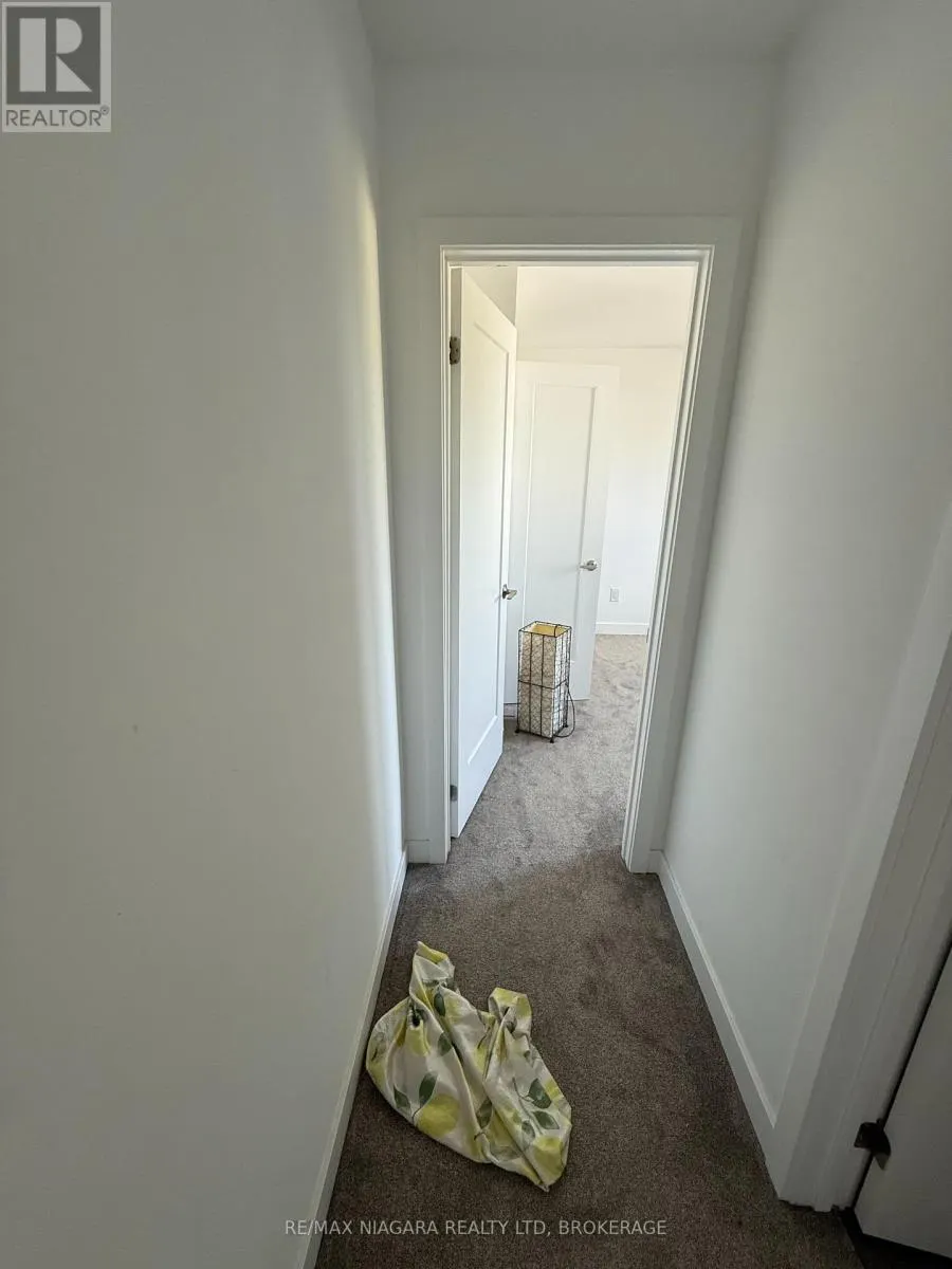 824 - 4263 FOURTH AVENUE #824