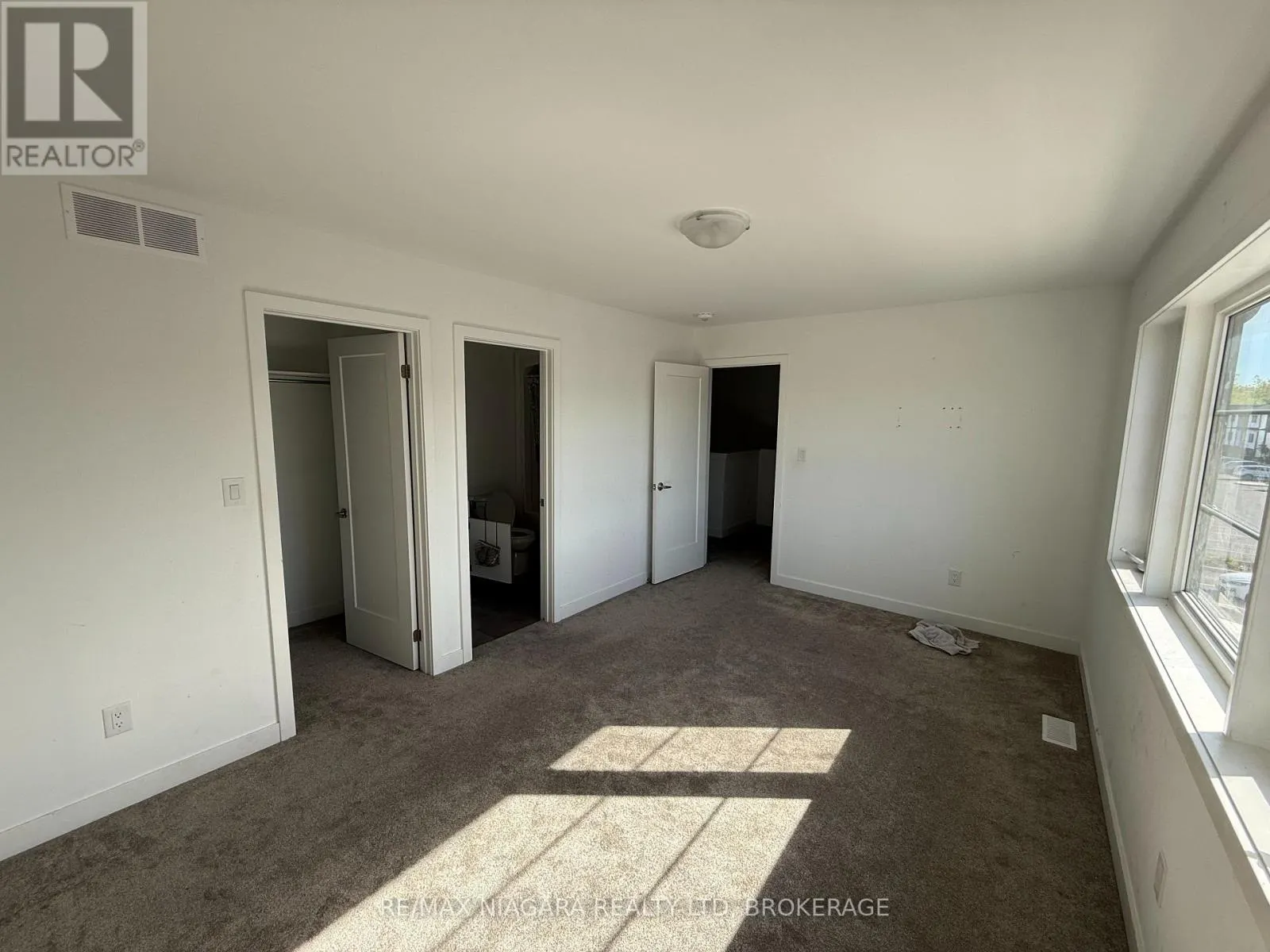 824 - 4263 FOURTH AVENUE #824