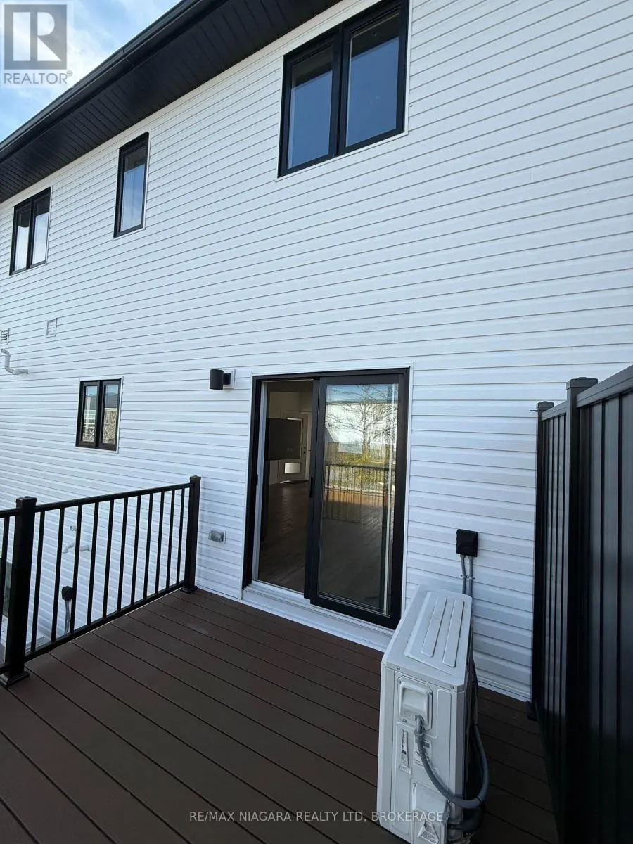824 - 4263 FOURTH AVENUE #824