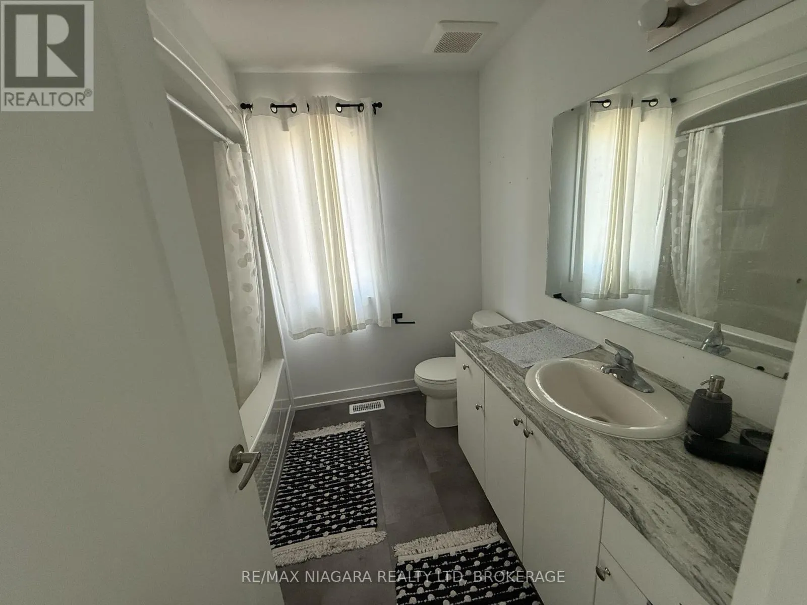 824 - 4263 FOURTH AVENUE #824