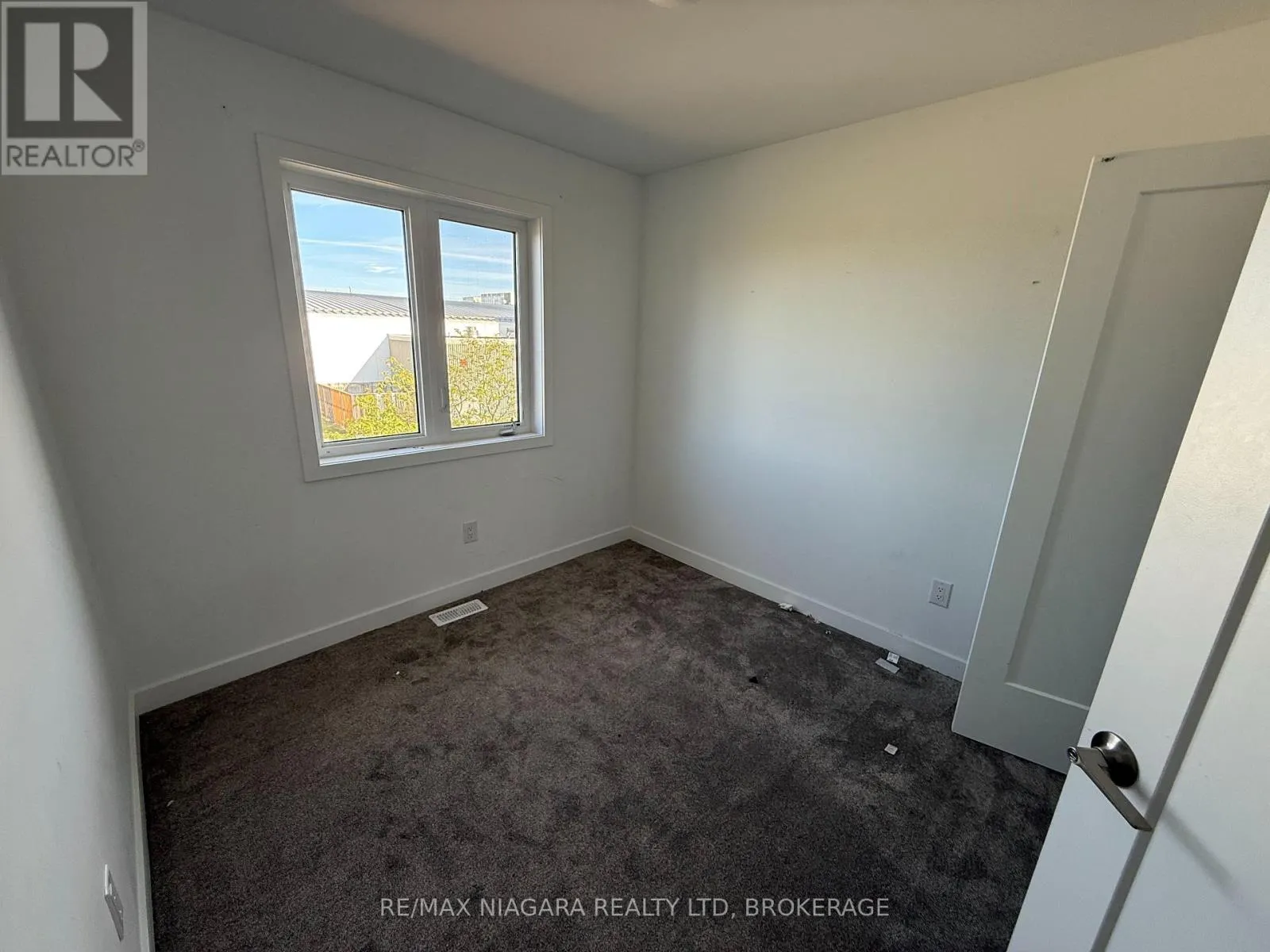 824 - 4263 FOURTH AVENUE #824