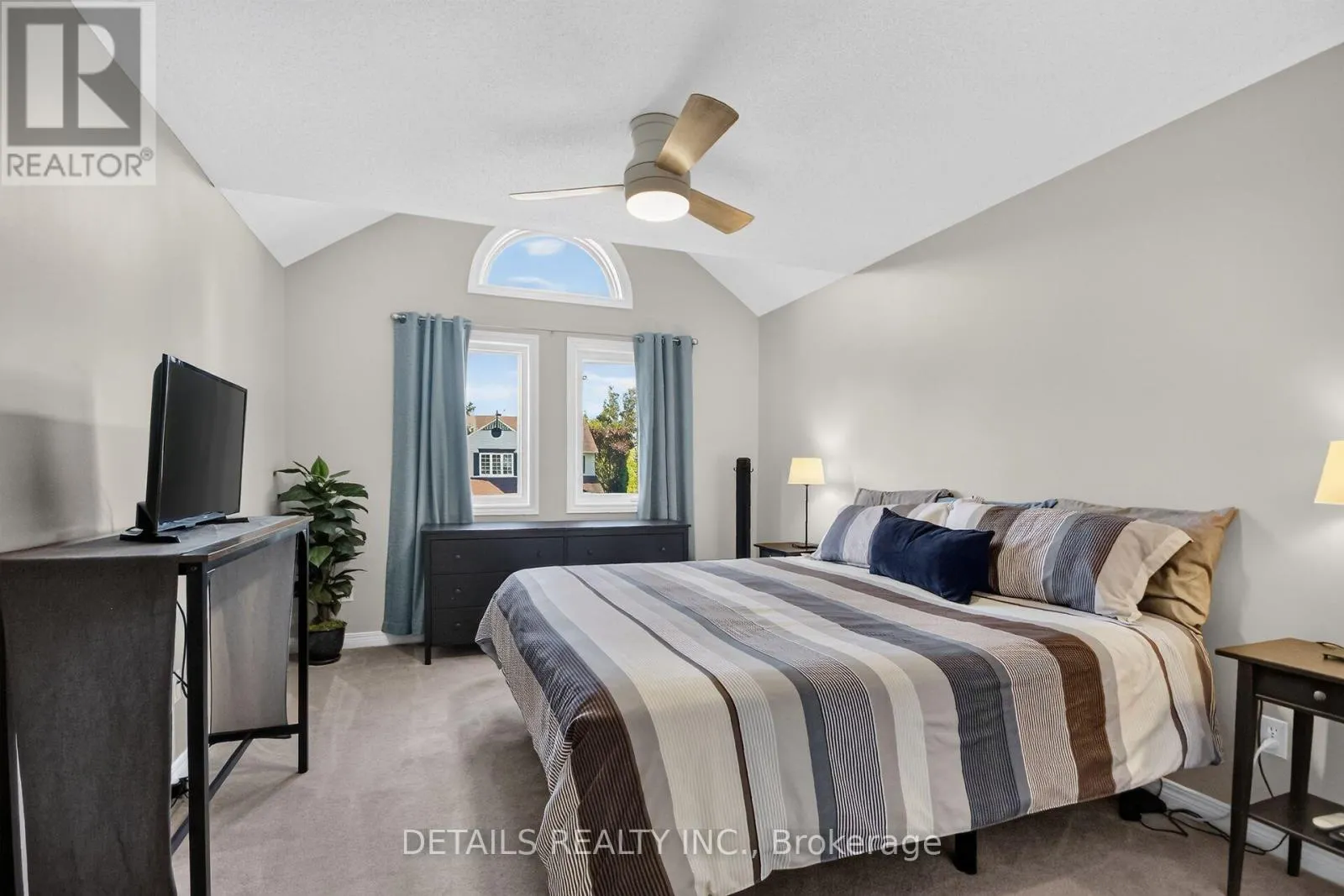 10 FOREST CREEK DRIVE