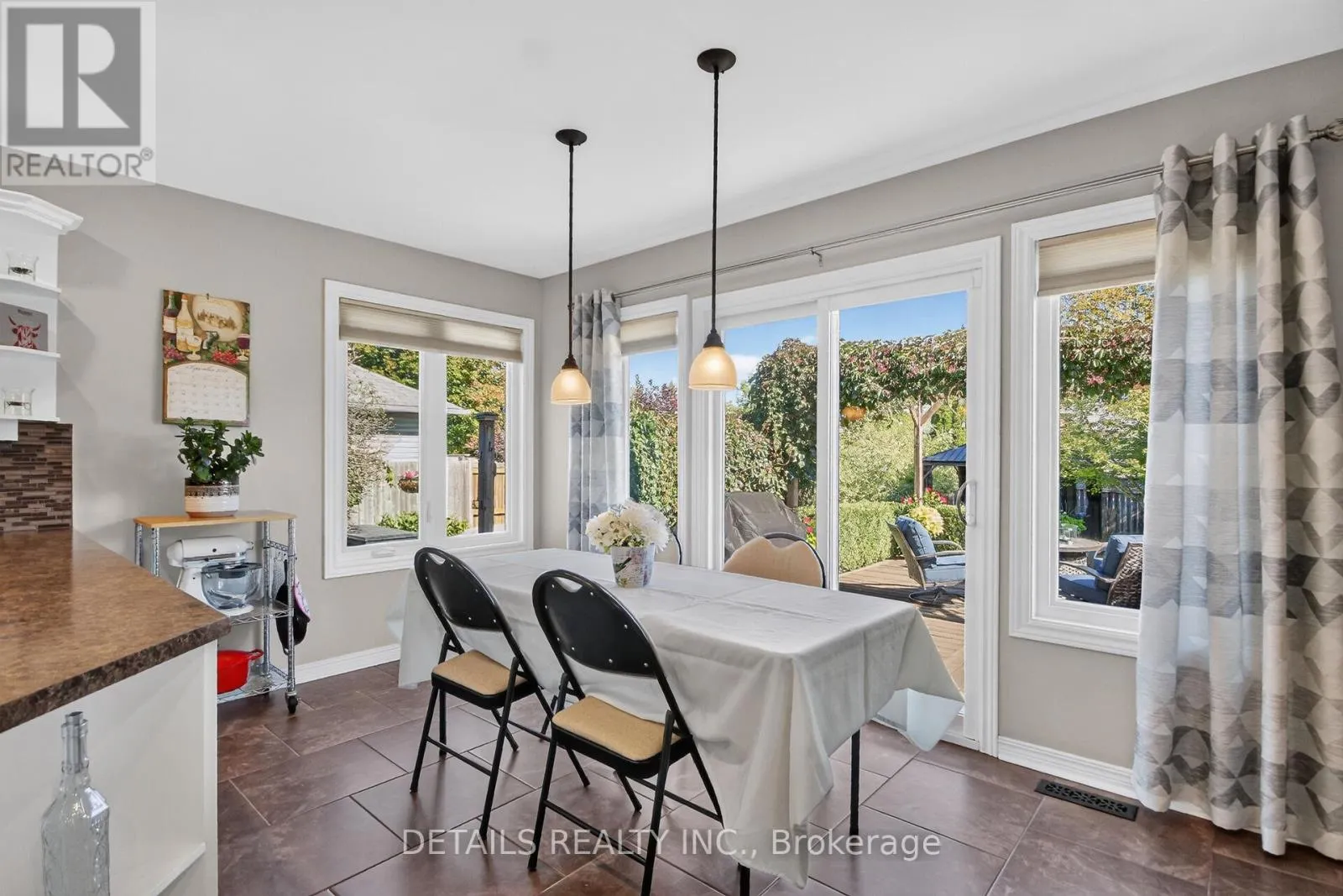 10 FOREST CREEK DRIVE