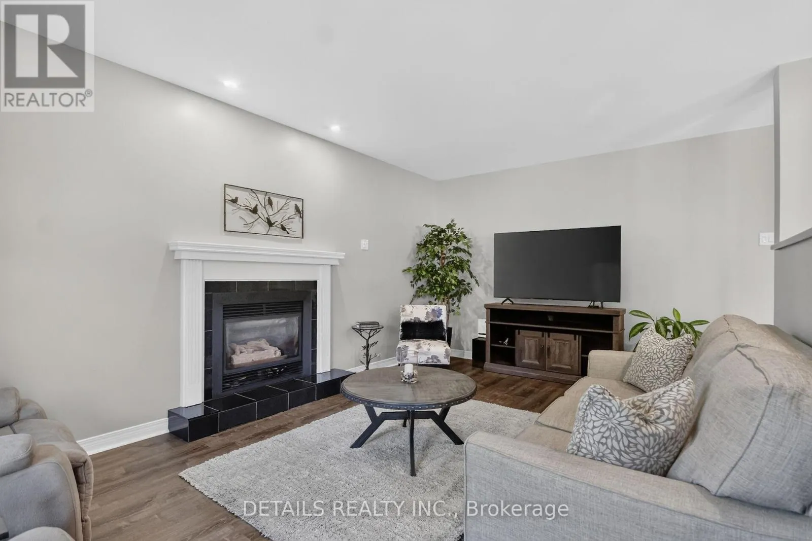 10 FOREST CREEK DRIVE