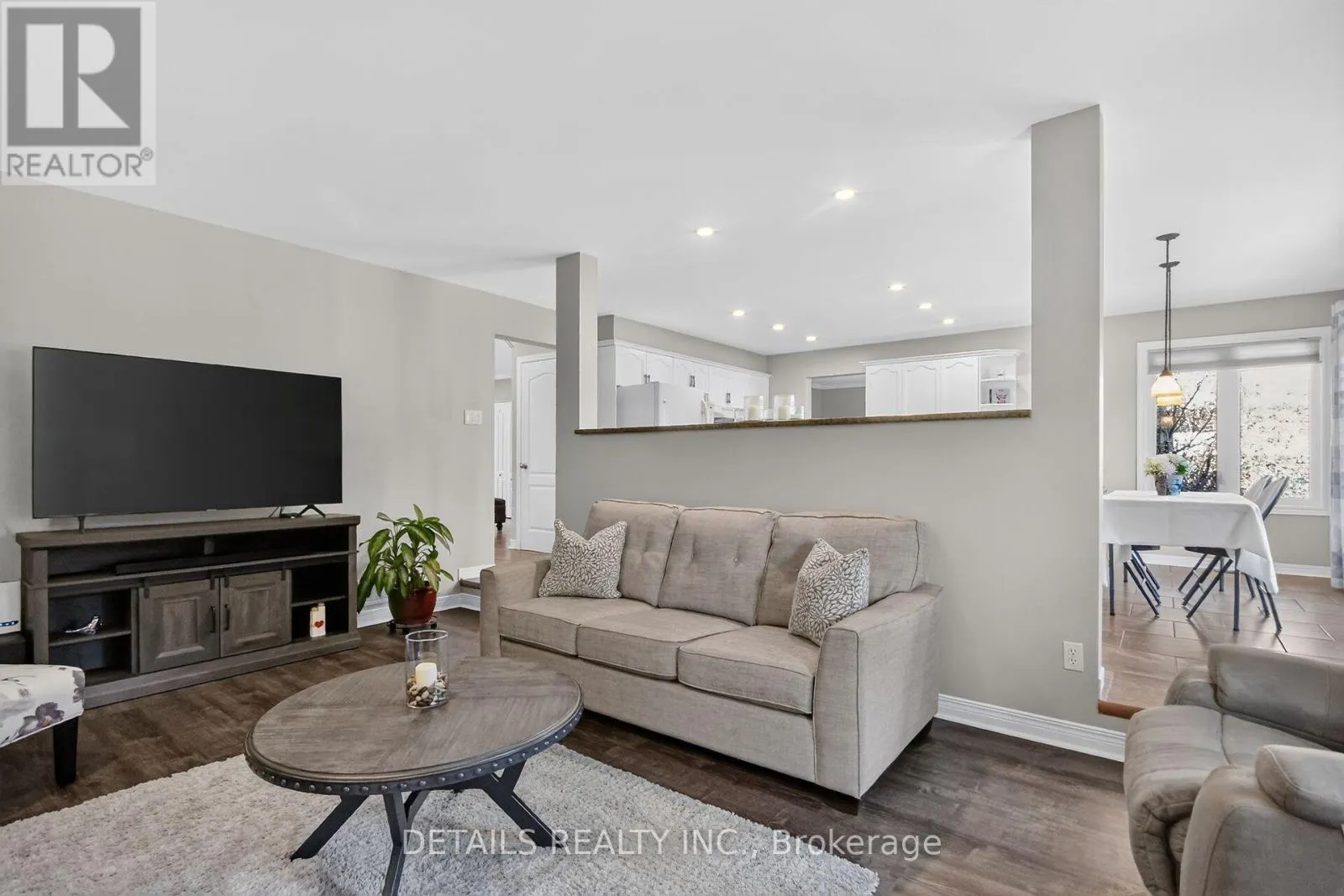 10 FOREST CREEK DRIVE