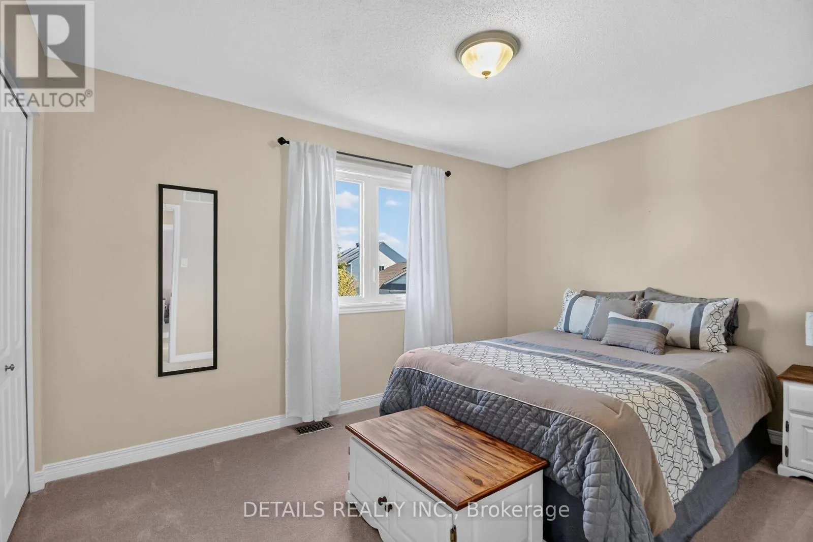 10 FOREST CREEK DRIVE