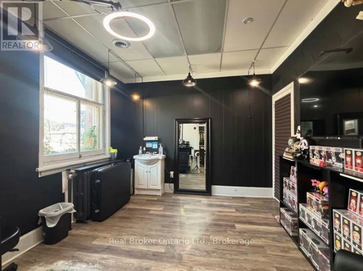 M4 - 49 MANITOBA STREET #M4