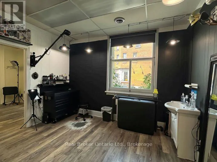 M4 - 49 MANITOBA STREET #M4