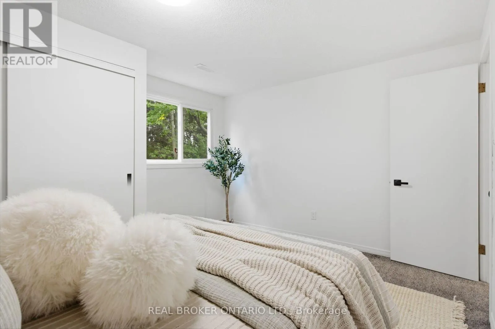 22 RIPLEY CRESCENT