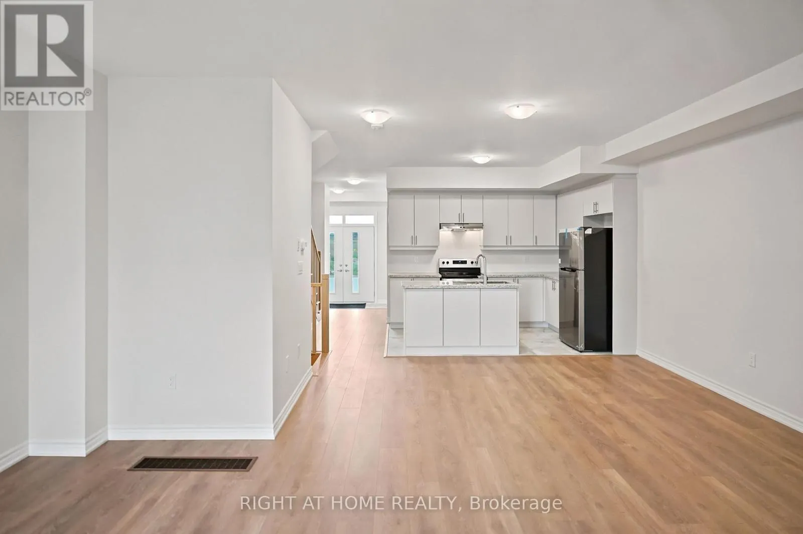 1128 PERIWINKLE CRESCENT