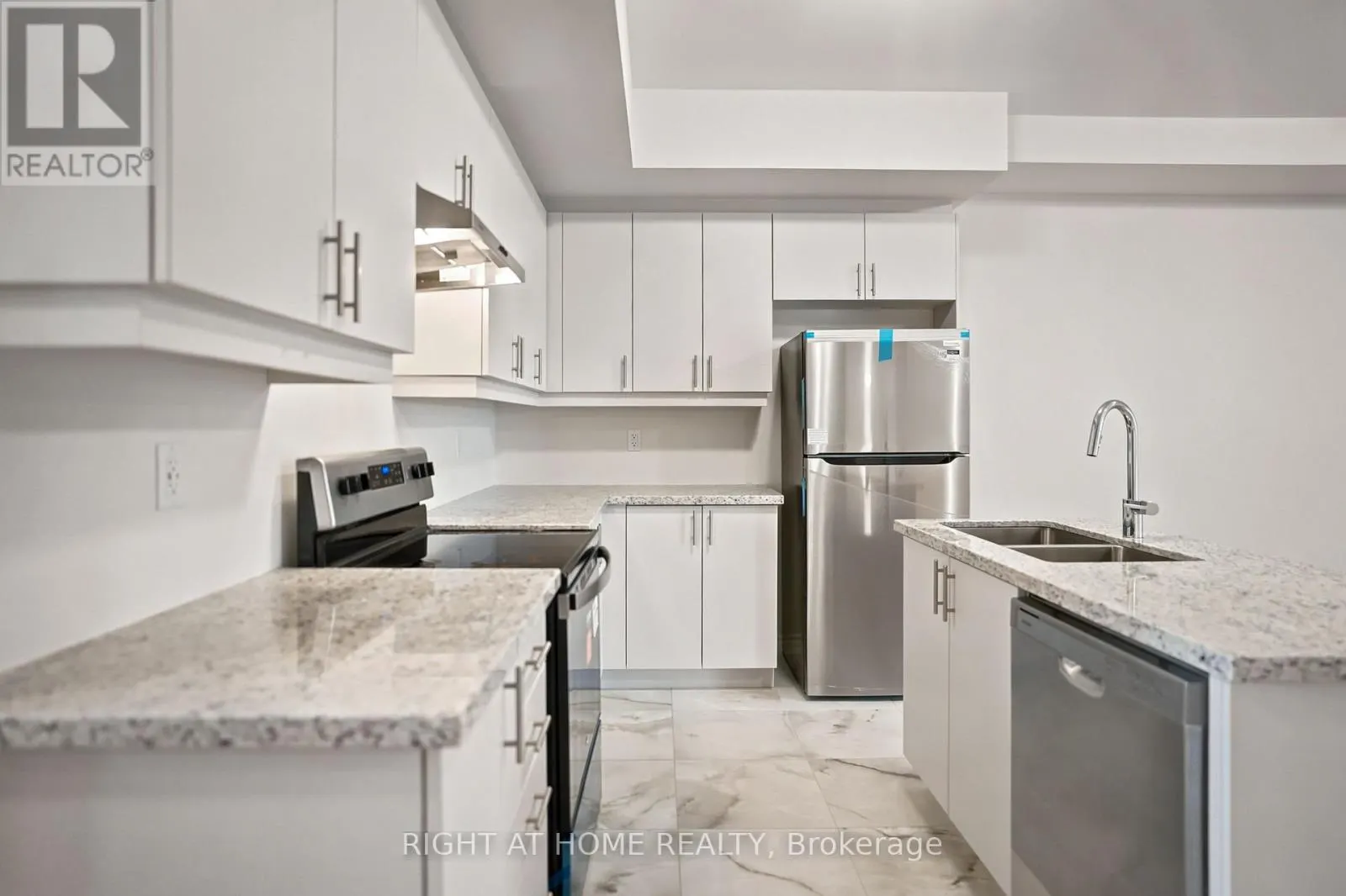 1128 PERIWINKLE CRESCENT