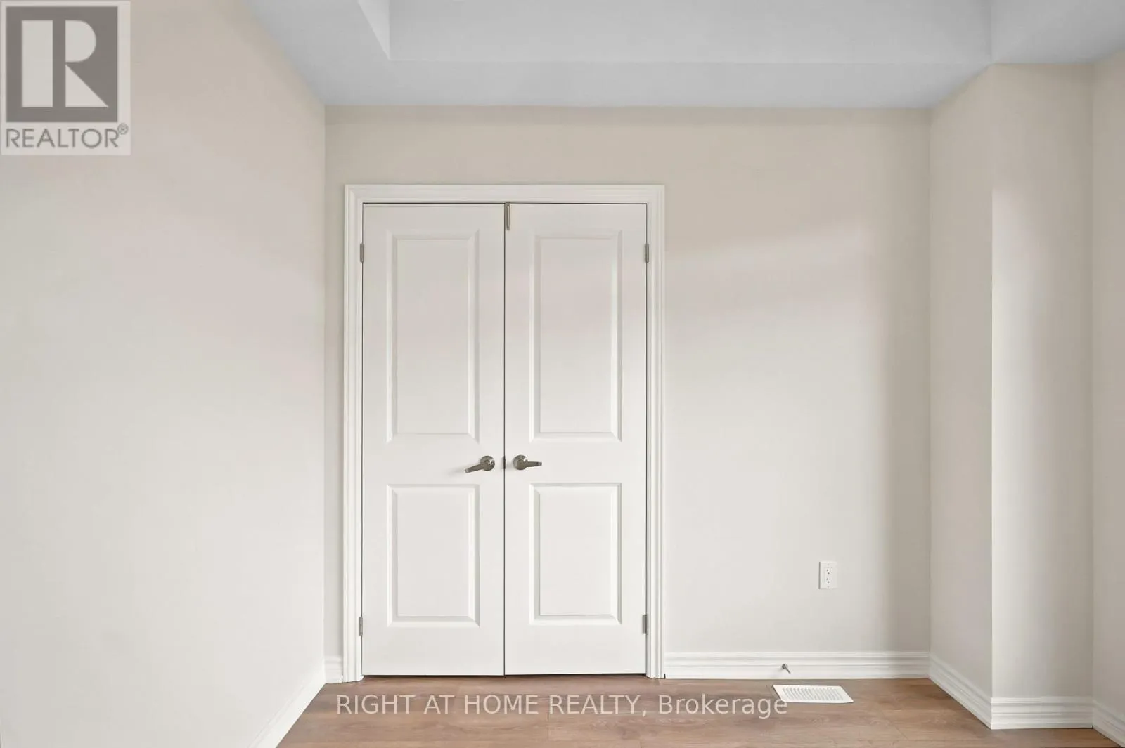 1128 PERIWINKLE CRESCENT