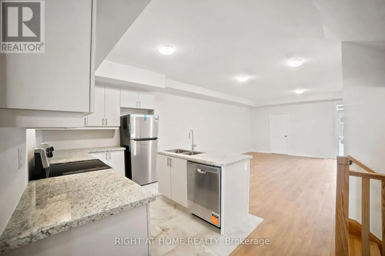 1128 PERIWINKLE CRESCENT
