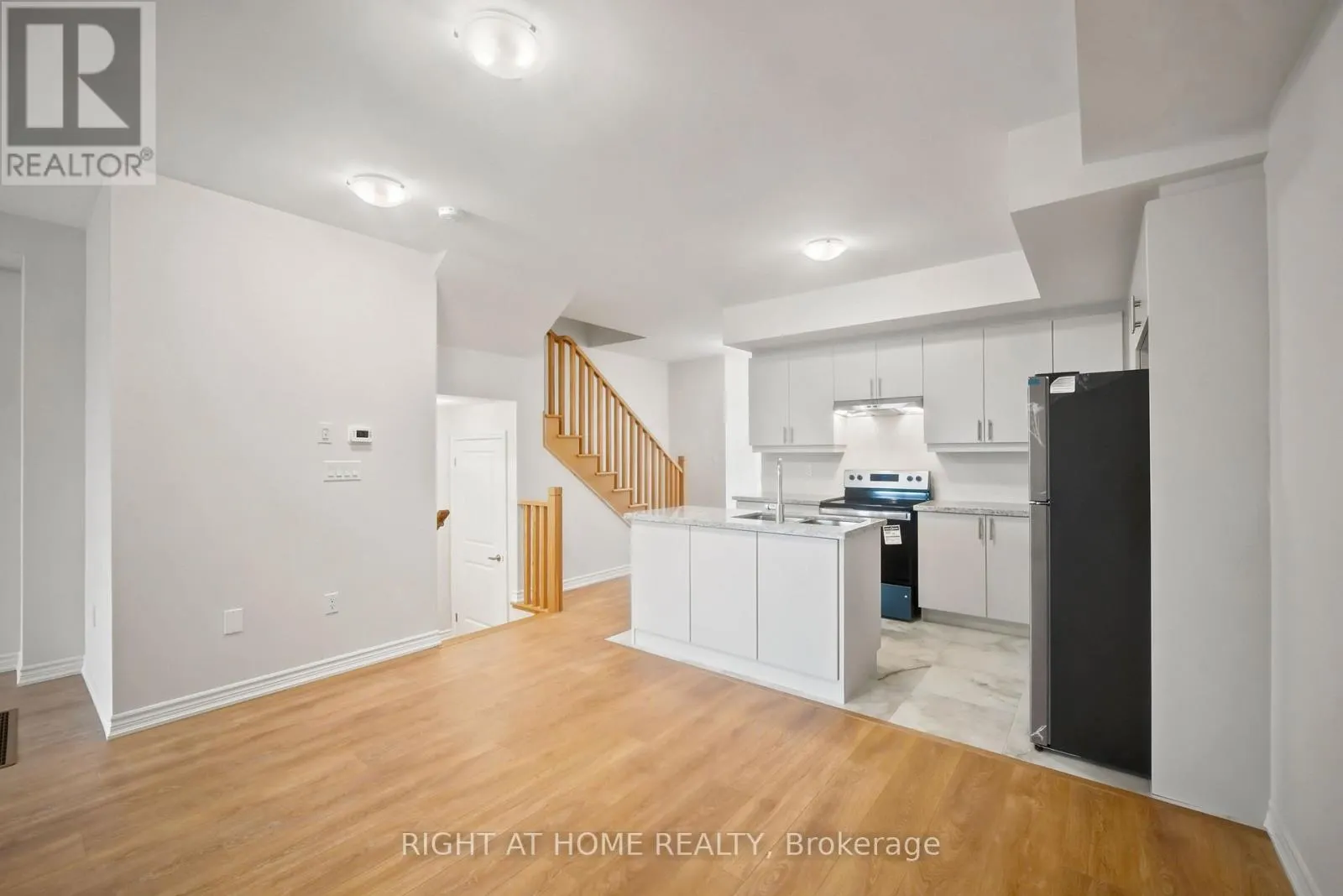 1128 PERIWINKLE CRESCENT