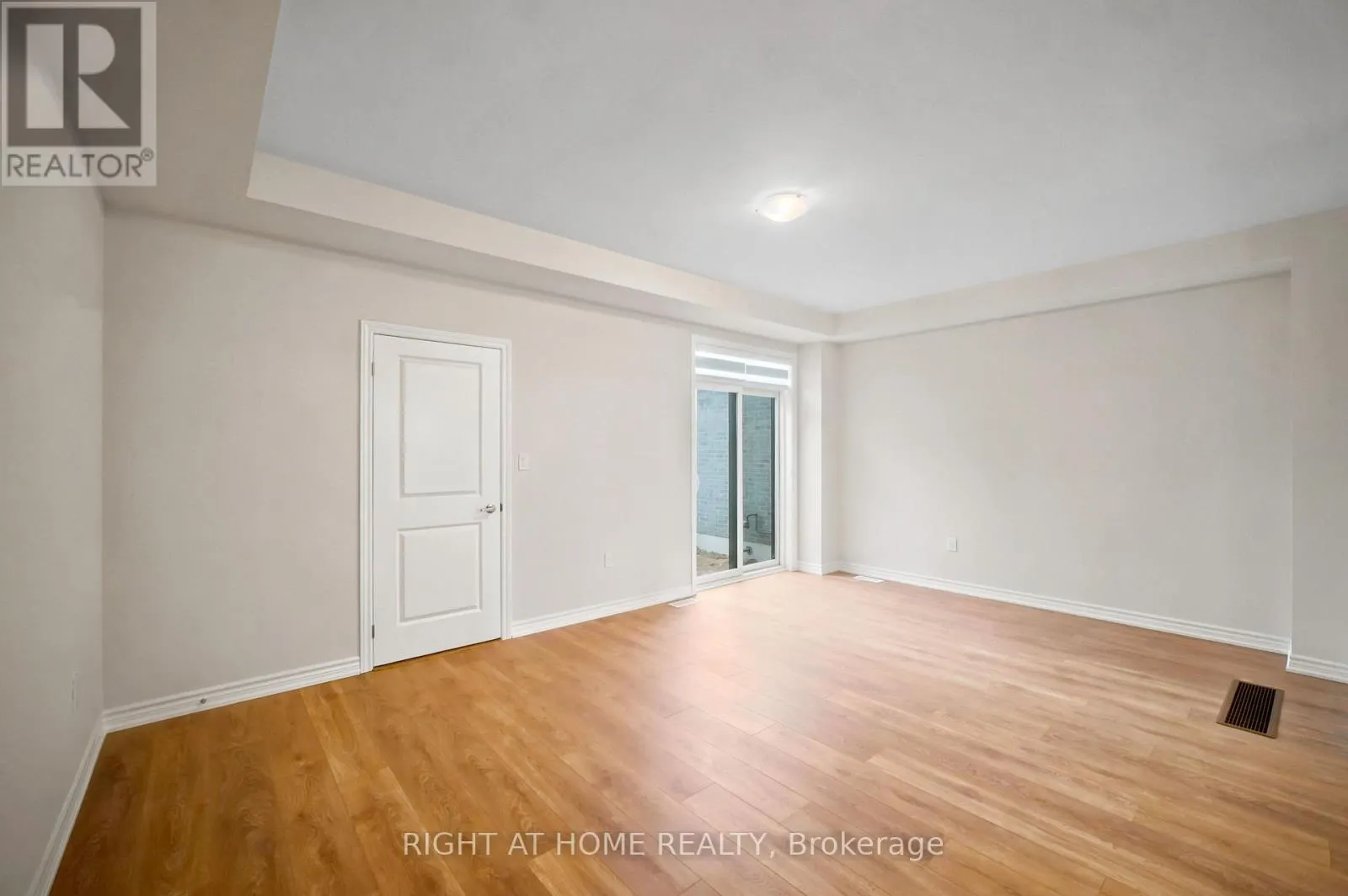 1128 PERIWINKLE CRESCENT
