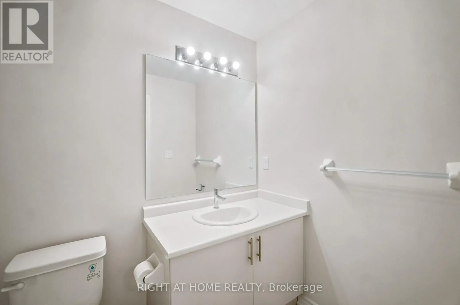 1128 PERIWINKLE CRESCENT