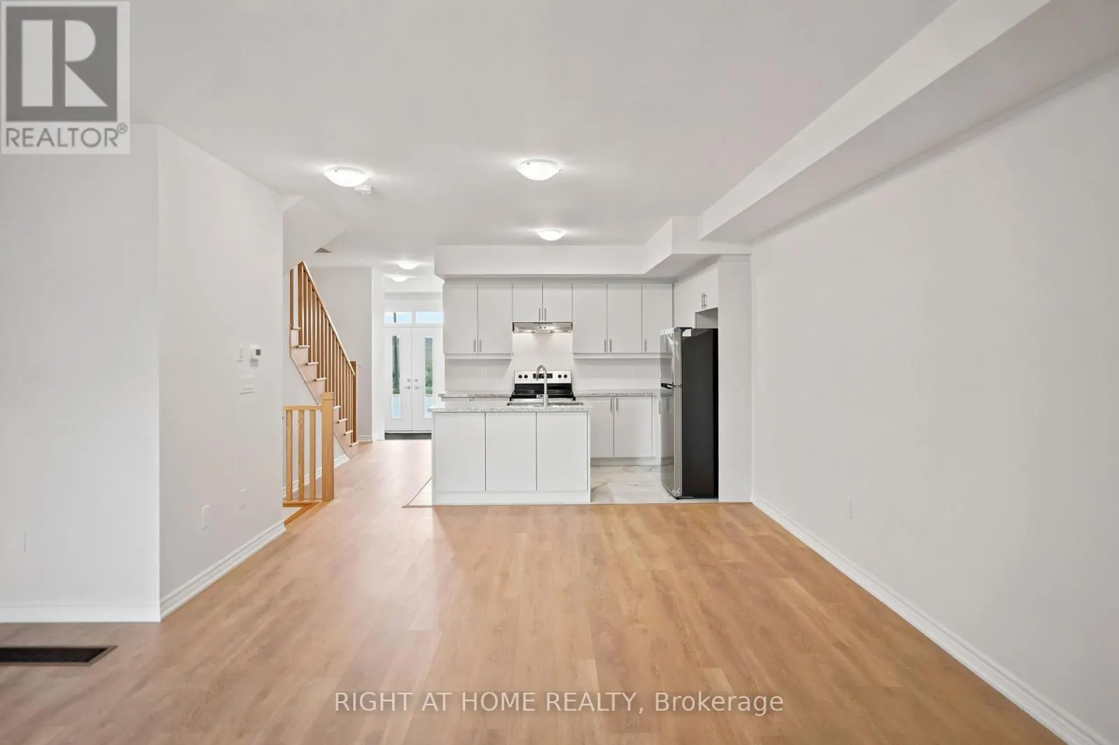 1128 PERIWINKLE CRESCENT