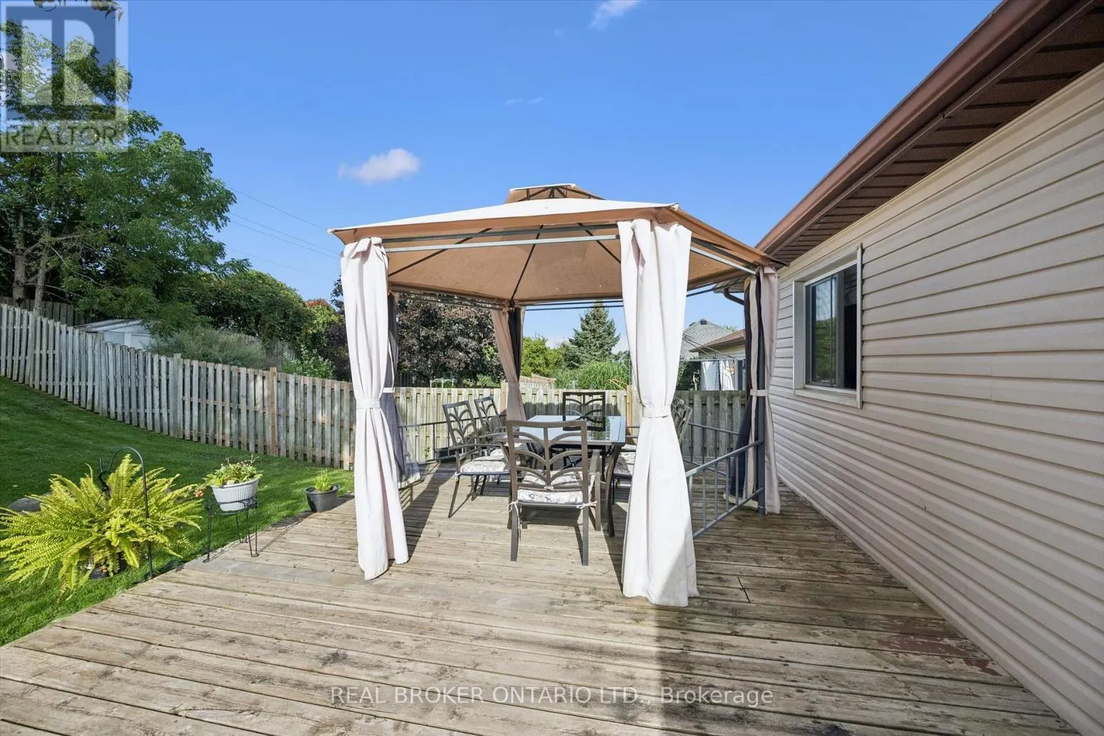 108 CANROBERT STREET