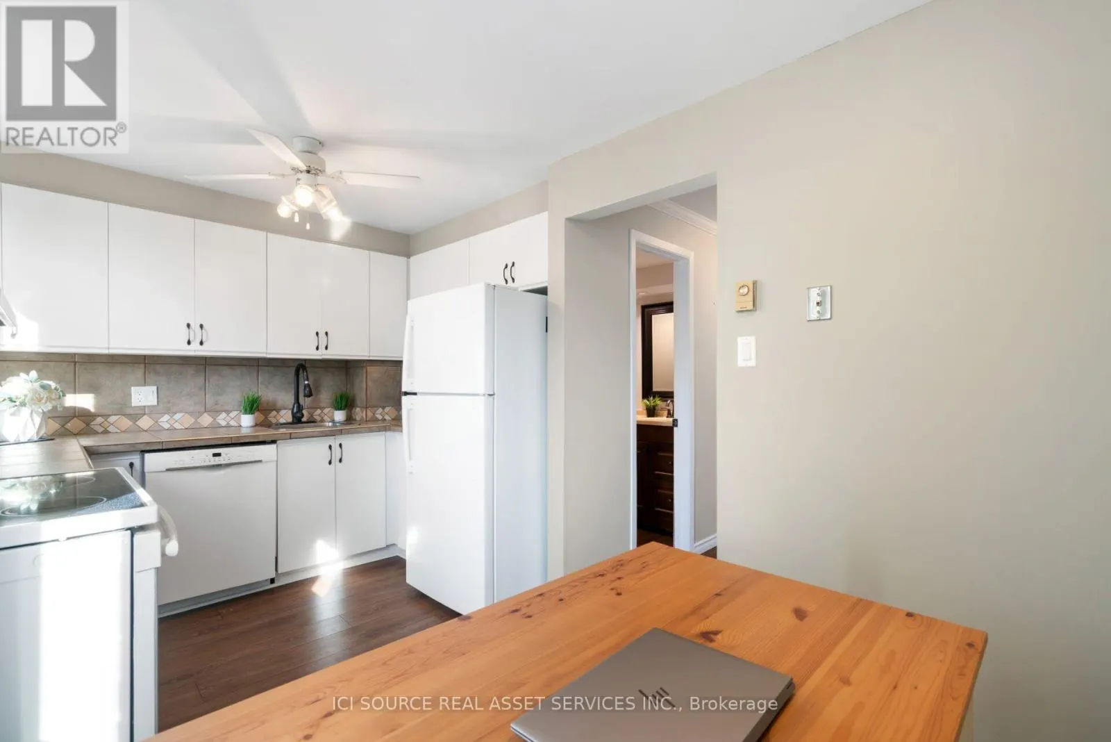 6754B JEANNE-D'ARC BOULEVARD N