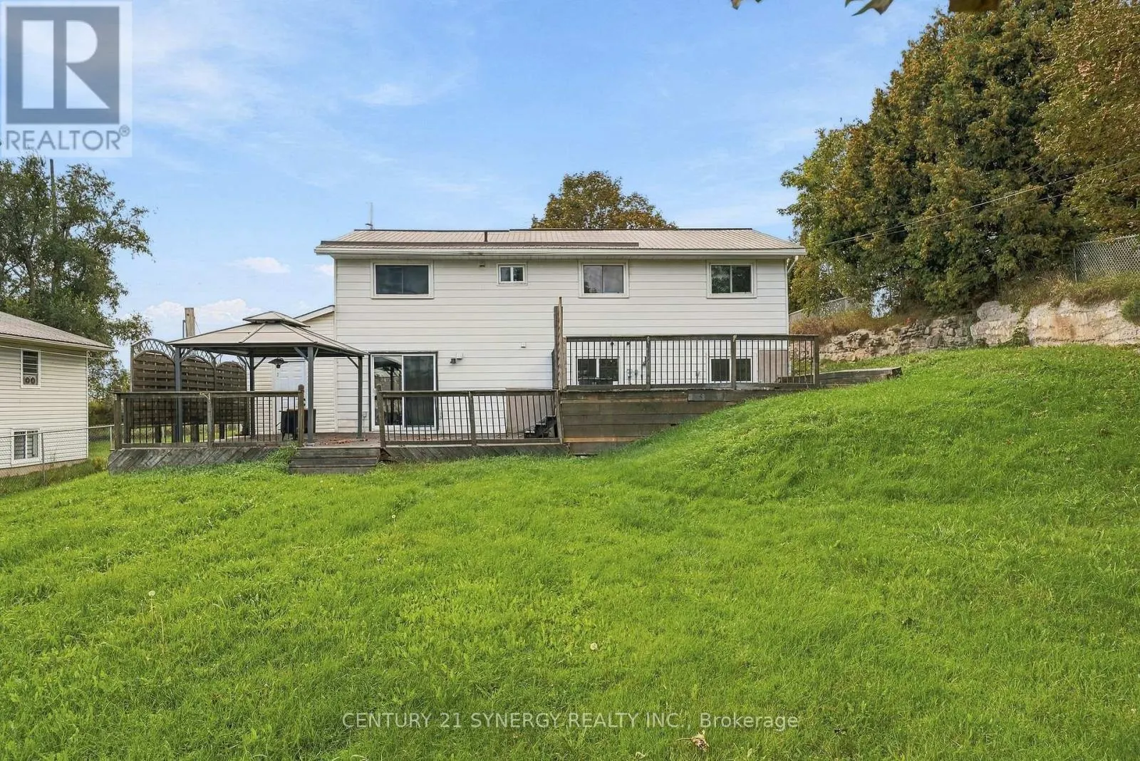 696 WHITES ROAD