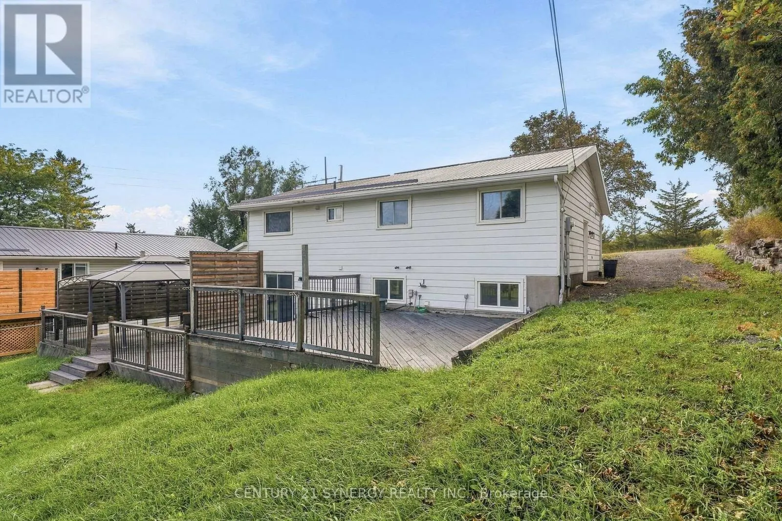 696 WHITES ROAD
