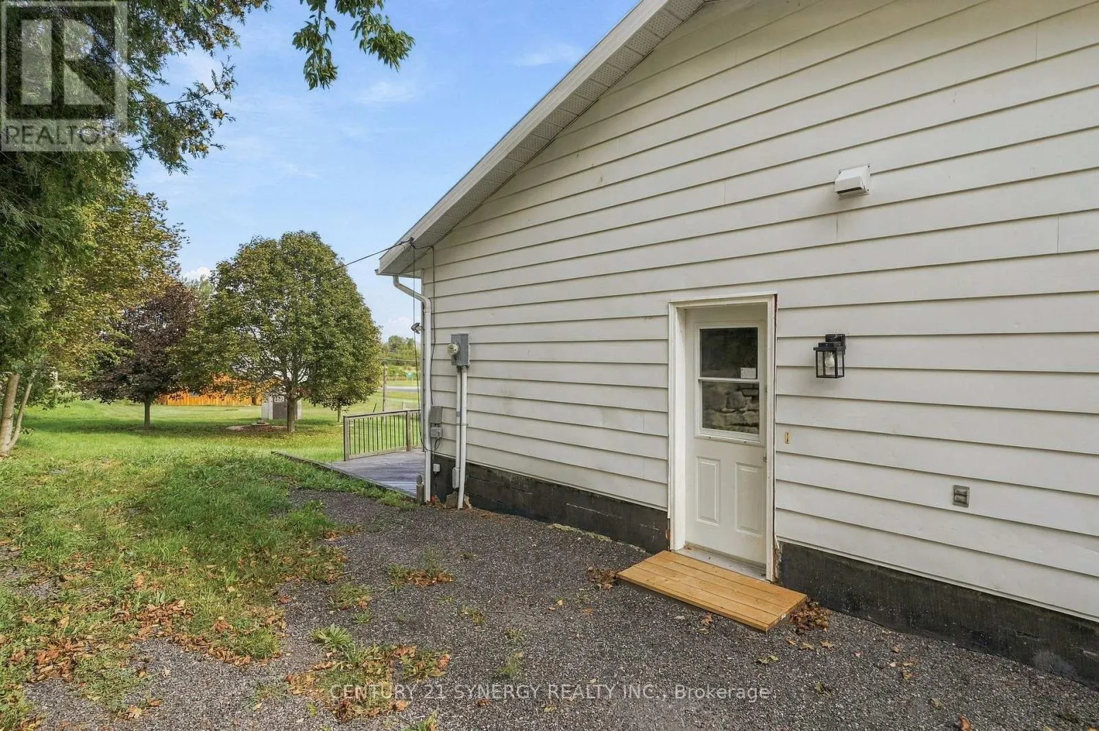 696 WHITES ROAD