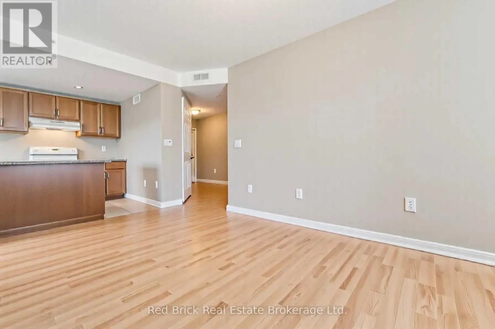 207 - 6492 GERRIE ROAD #207