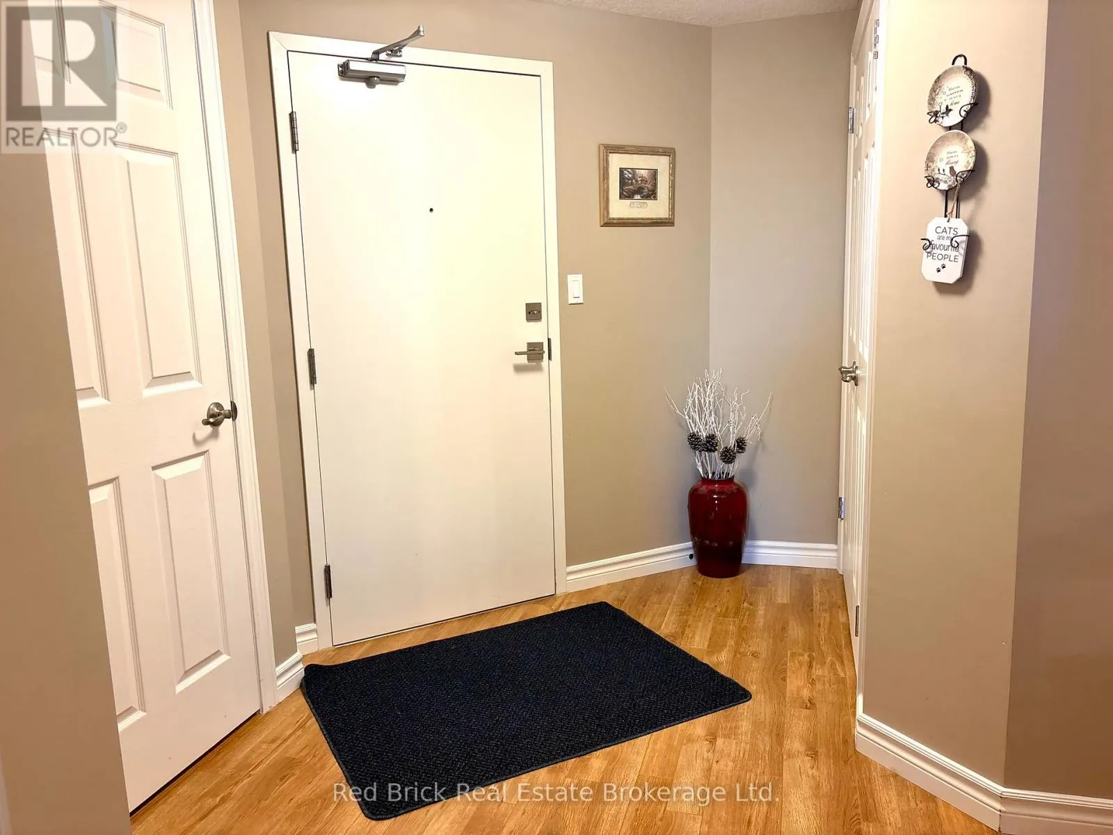 207 - 6492 GERRIE ROAD #207