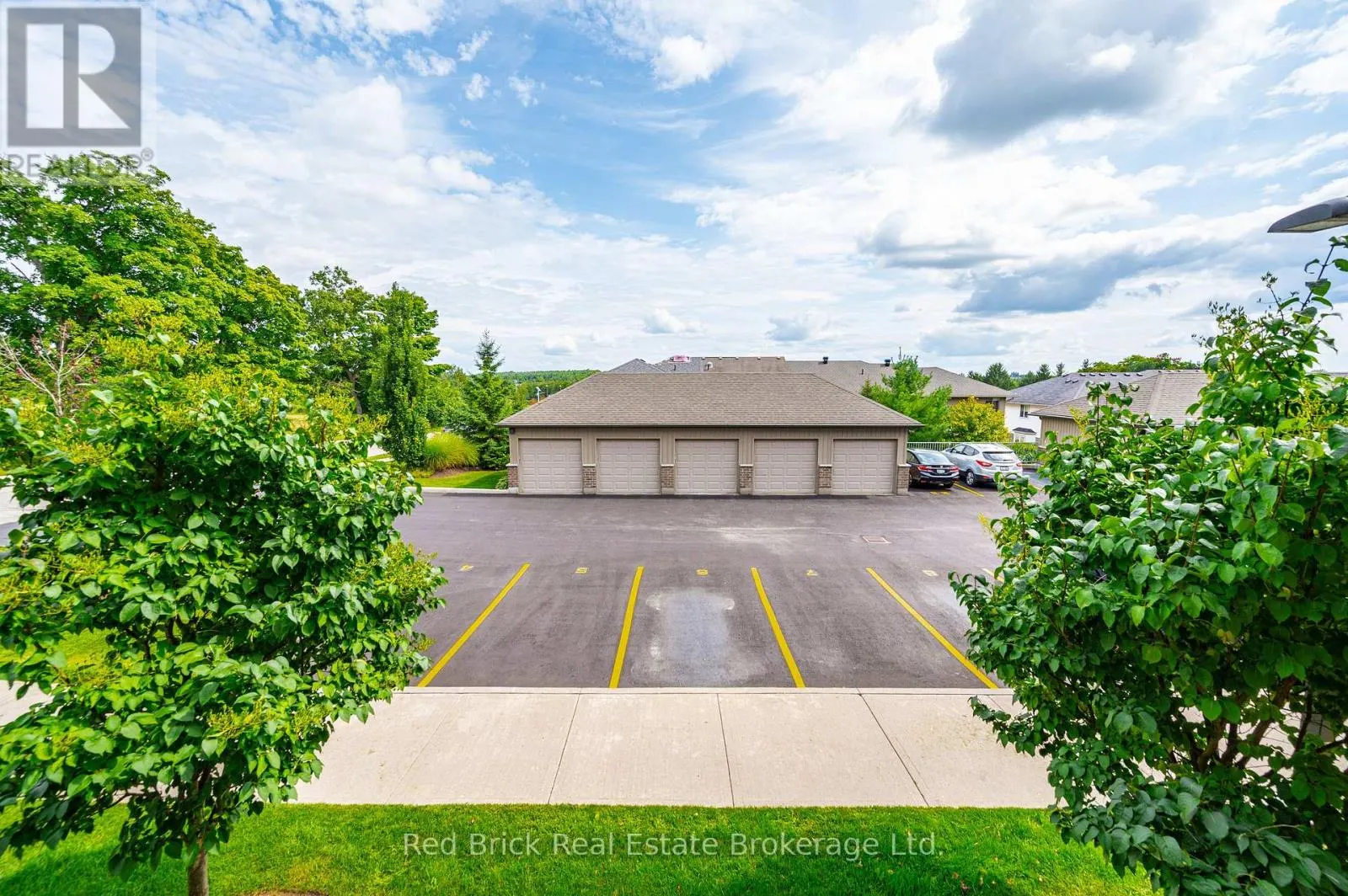 207 - 6492 GERRIE ROAD #207