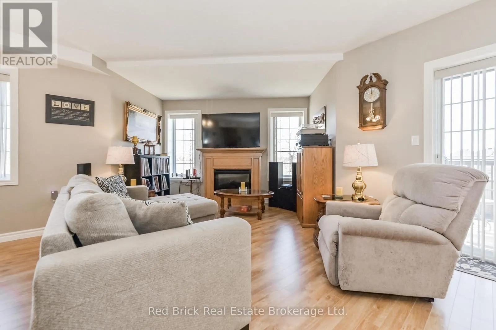 207 - 6492 GERRIE ROAD #207