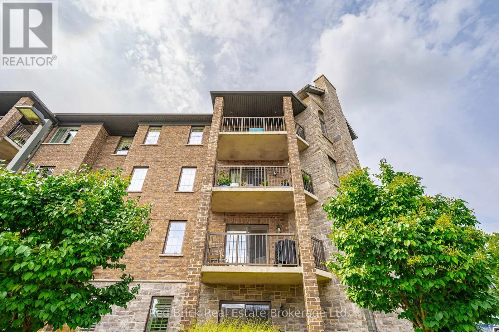 207 - 6492 GERRIE ROAD #207