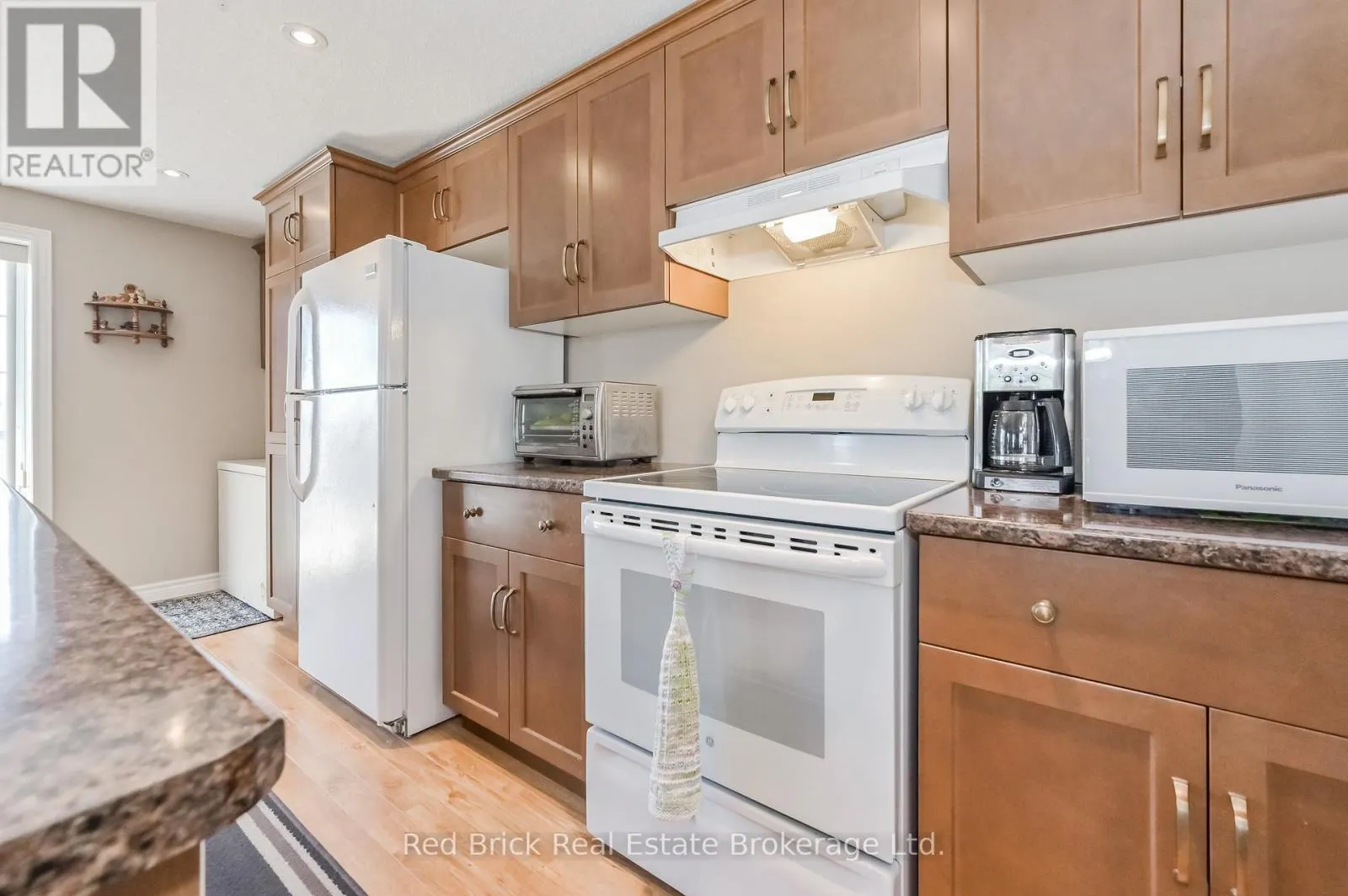 207 - 6492 GERRIE ROAD #207