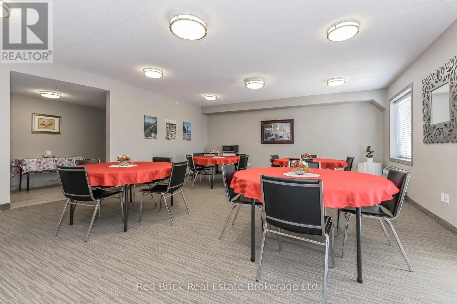 207 - 6492 GERRIE ROAD #207
