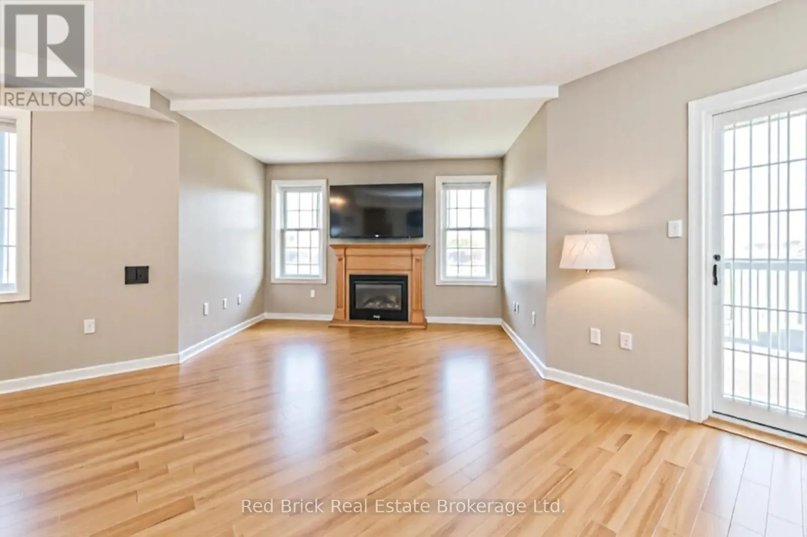 207 - 6492 GERRIE ROAD #207