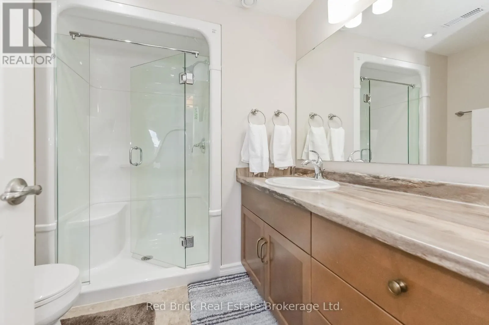 207 - 6492 GERRIE ROAD #207