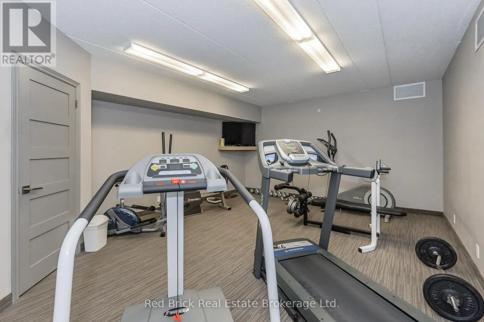 207 - 6492 GERRIE ROAD #207