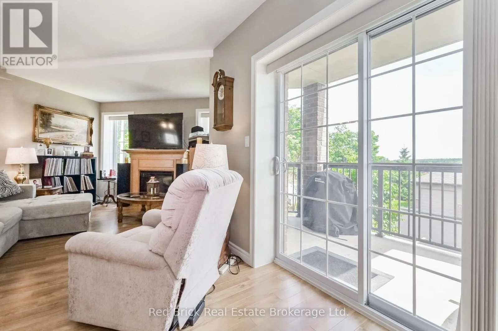 207 - 6492 GERRIE ROAD #207