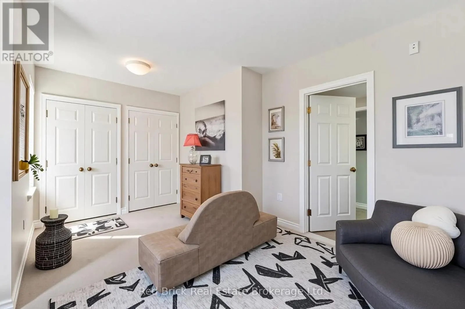 207 - 6492 GERRIE ROAD #207