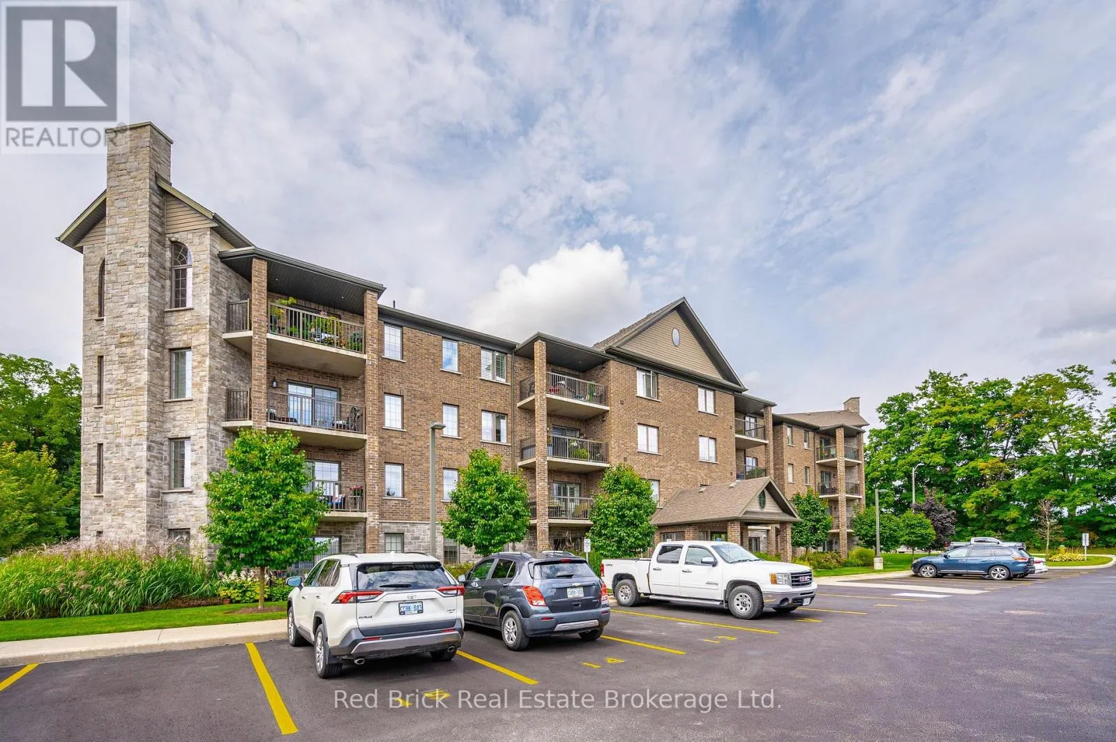 207 - 6492 GERRIE ROAD #207