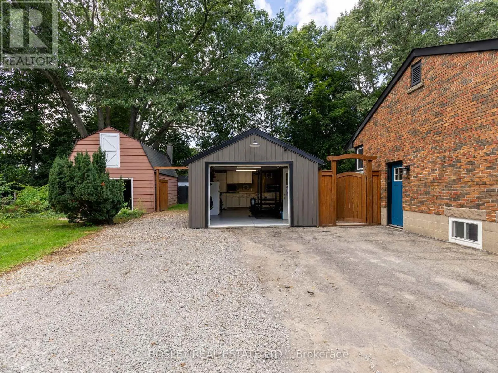 1180 SUNSET DRIVE