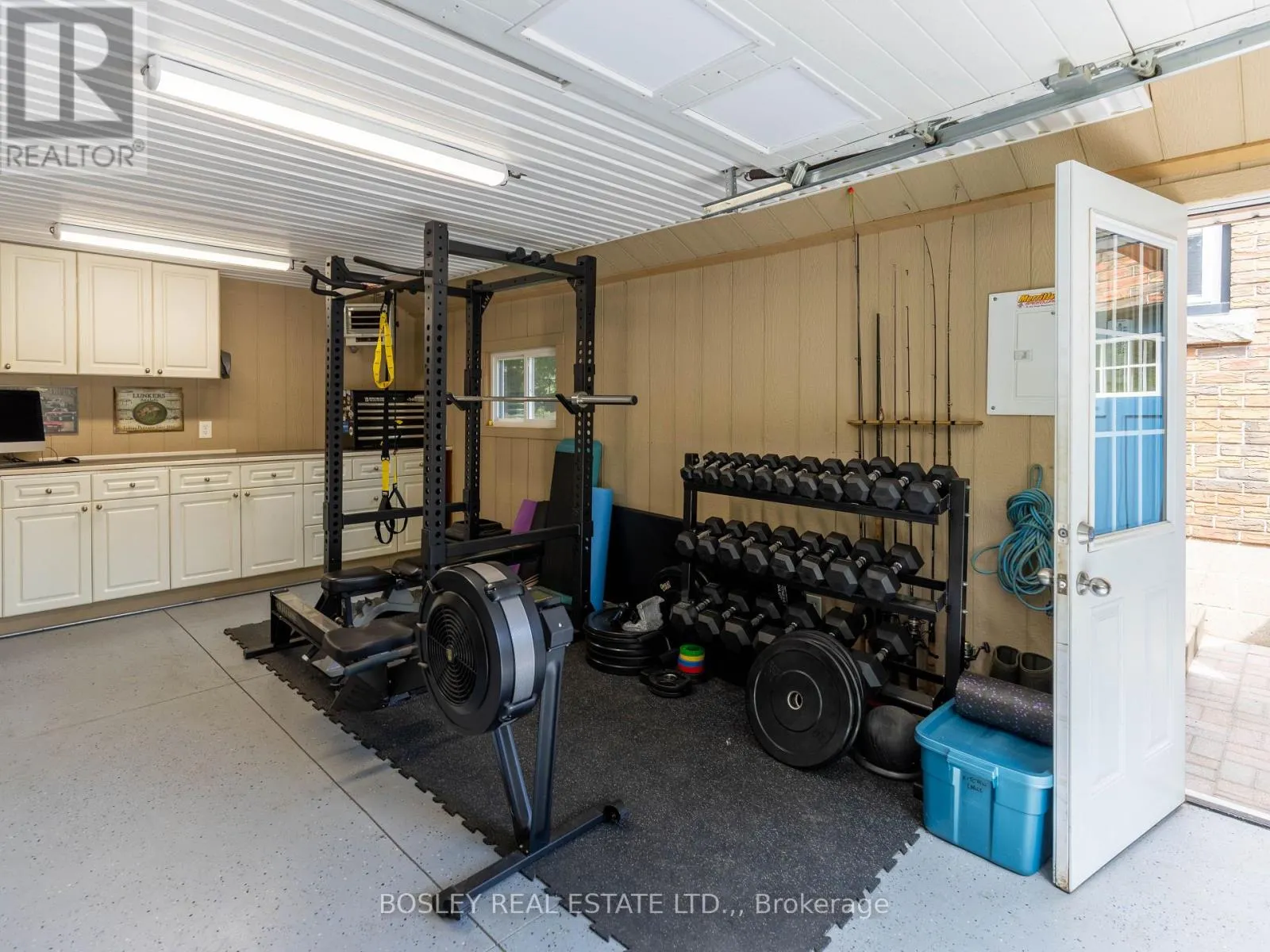 1180 SUNSET DRIVE
