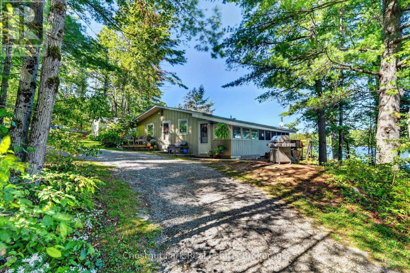 1048 NORA LANE